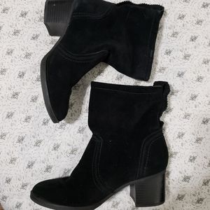 White Mountain Black heeled ankle boot